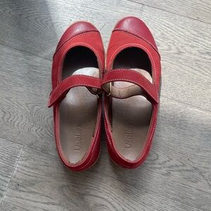 Leather Mary Jane flats